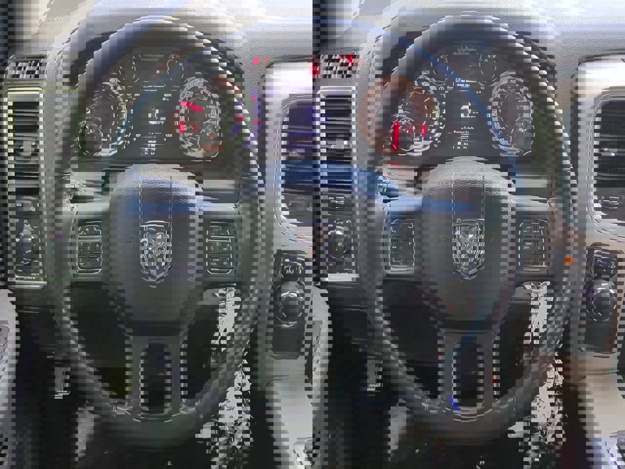 Used 2015 RAM 1500 Outdoorsman image 23