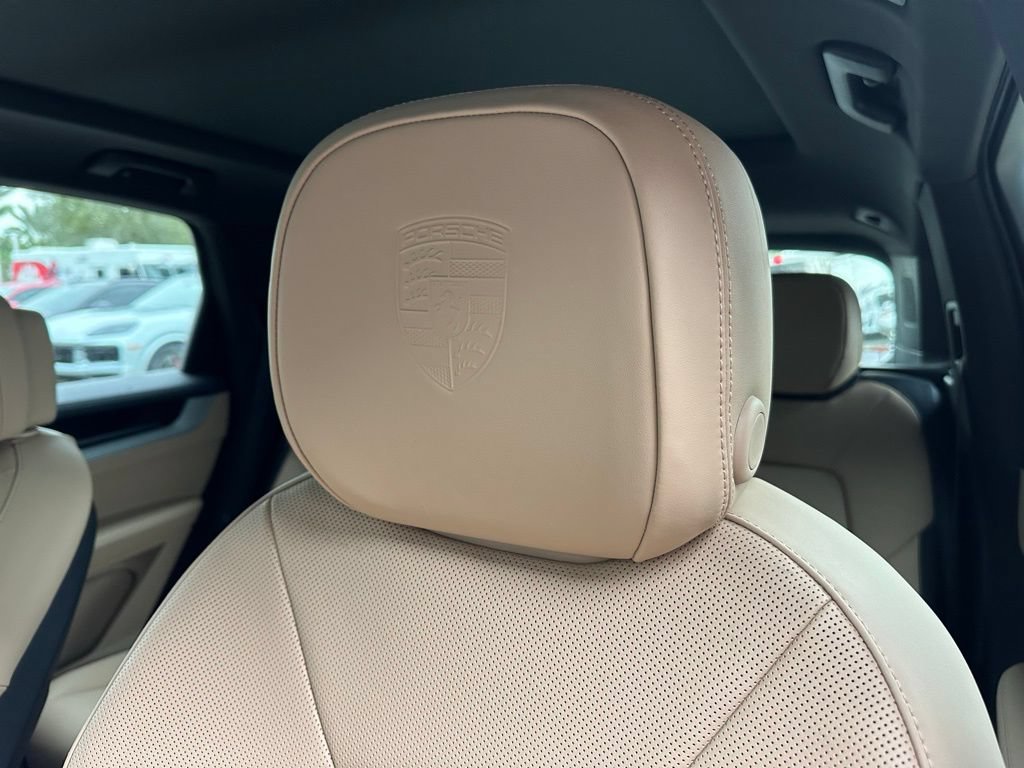 Used 2026 Porsche Cayenne E-Hybrid AWD/4WD image 23