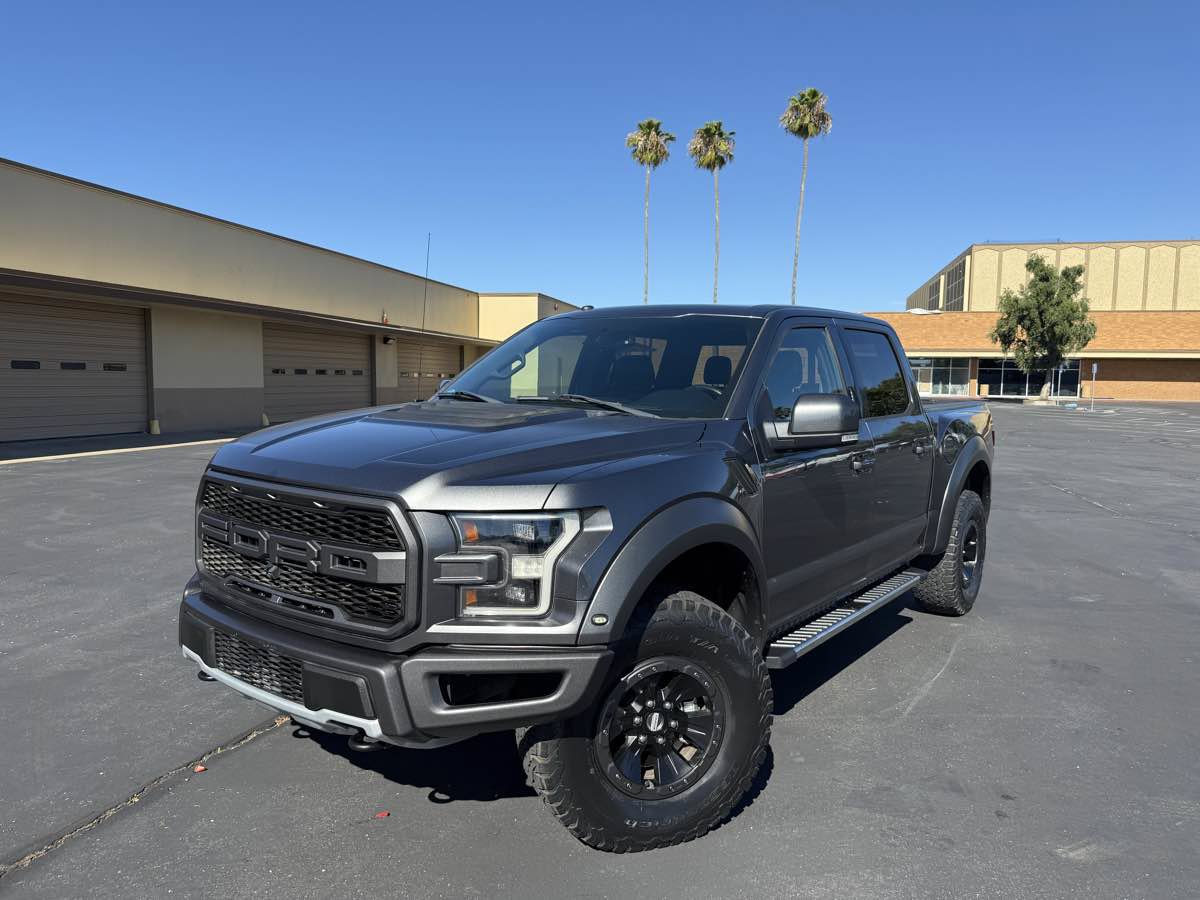 Used 2018 Ford F150 Raptor w/ Equipment Group 802A Luxury AWD/4WD image 3
