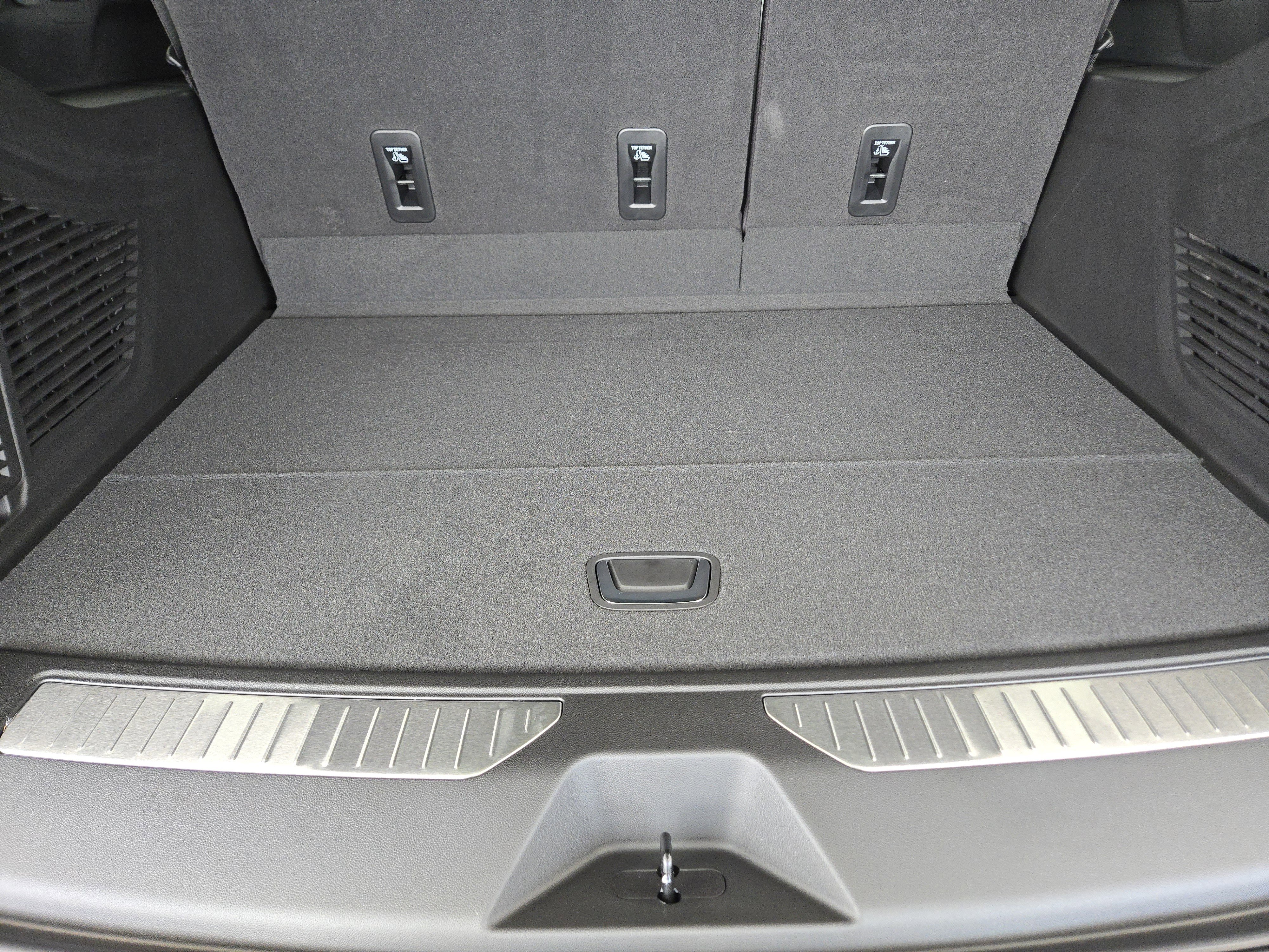 New 2026 GMC Yukon XL Denali w/ Denali Reserve Package image 25