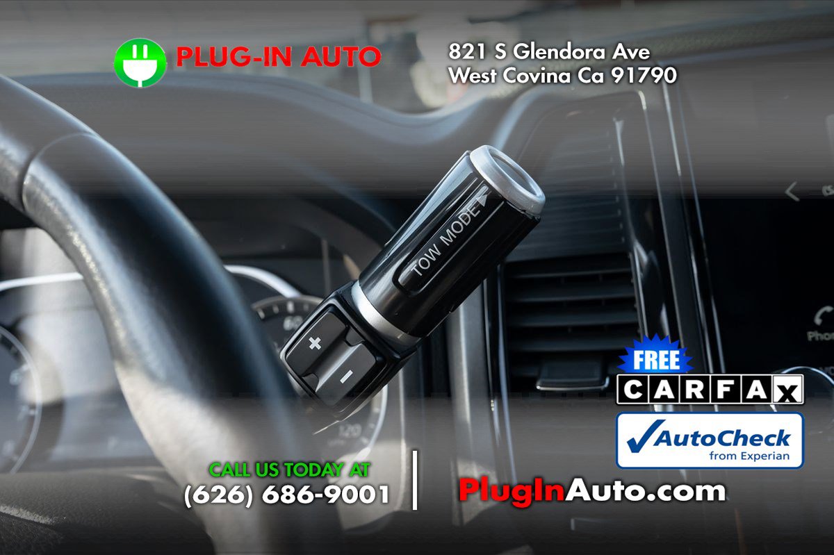 Used 2023 Nissan Titan SV w/ SV Convenience Package image 26