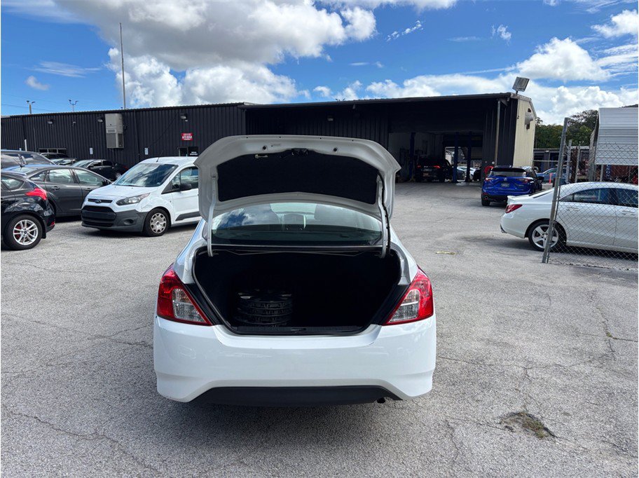Used 2016 Nissan Versa SV FWD image 32