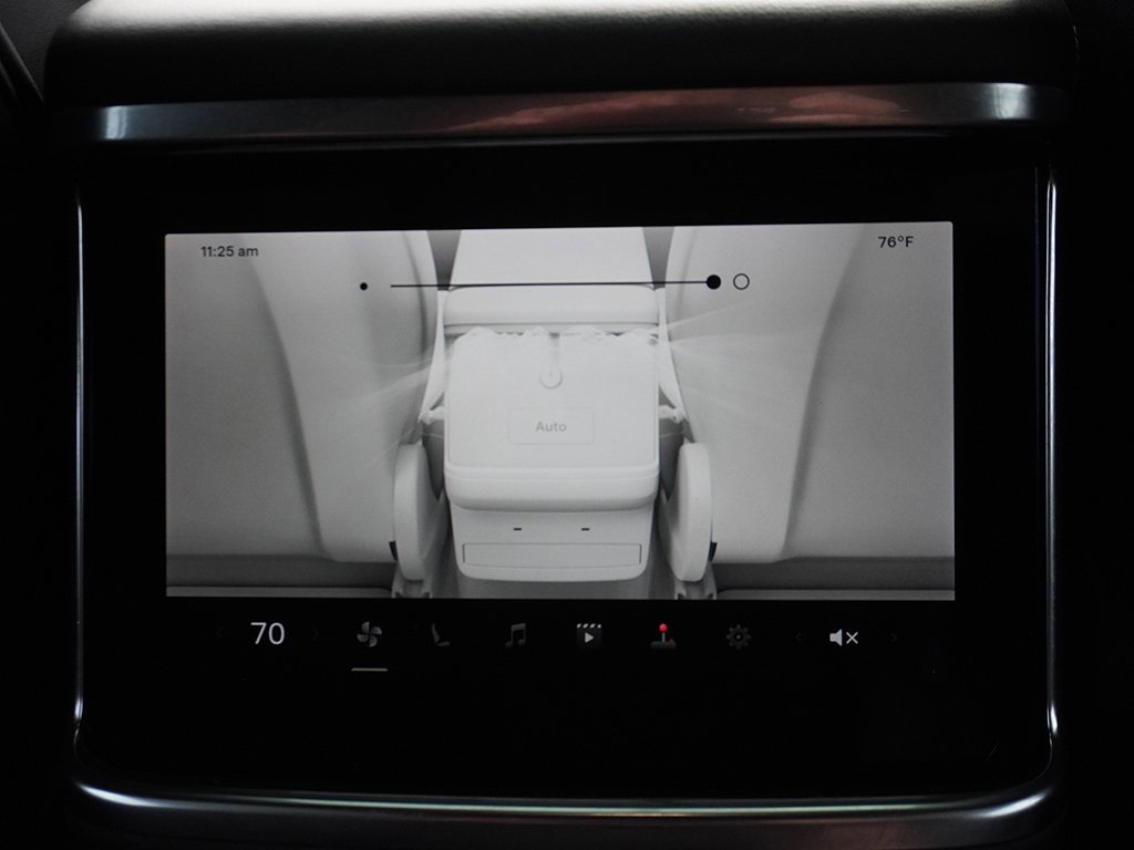 Used 2022 Tesla Model X image 59