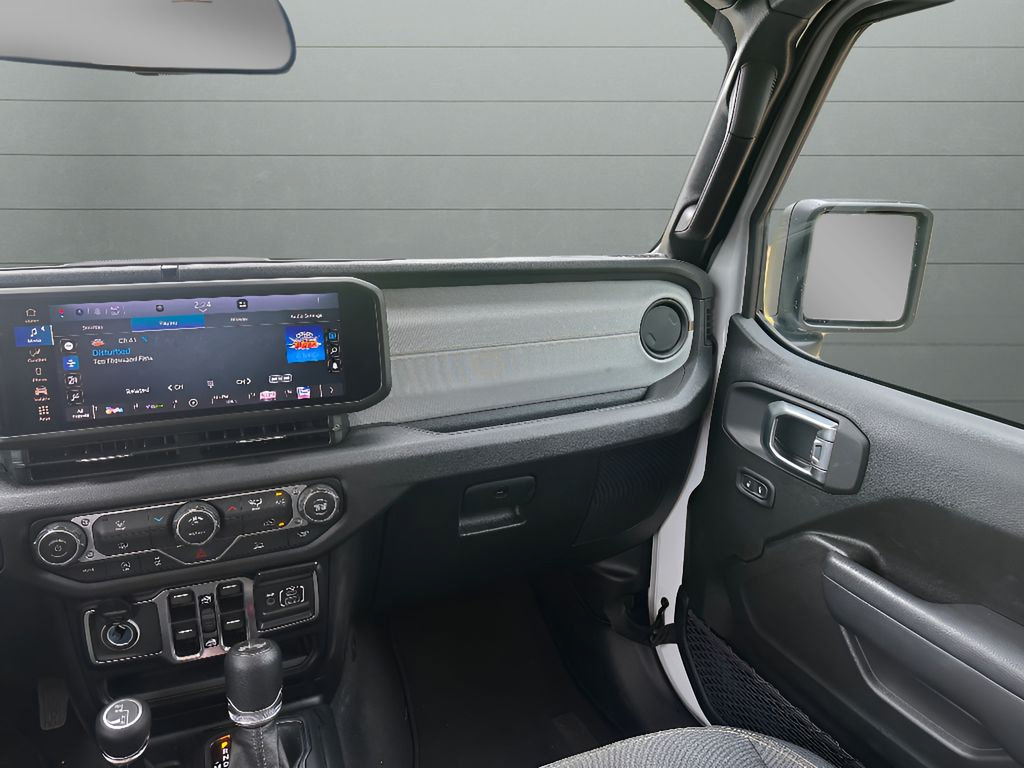 Used 2025 Jeep Wrangler Unlimited Sport AWD/4WD image 17