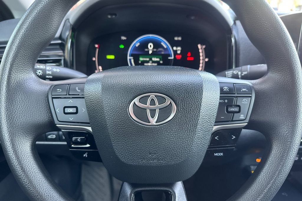 Certified 2025 Toyota Camry LE FWD image 22