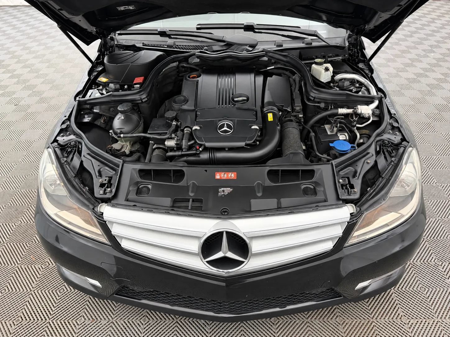 Used 2013 Mercedes-Benz C 250 Sedan image 26