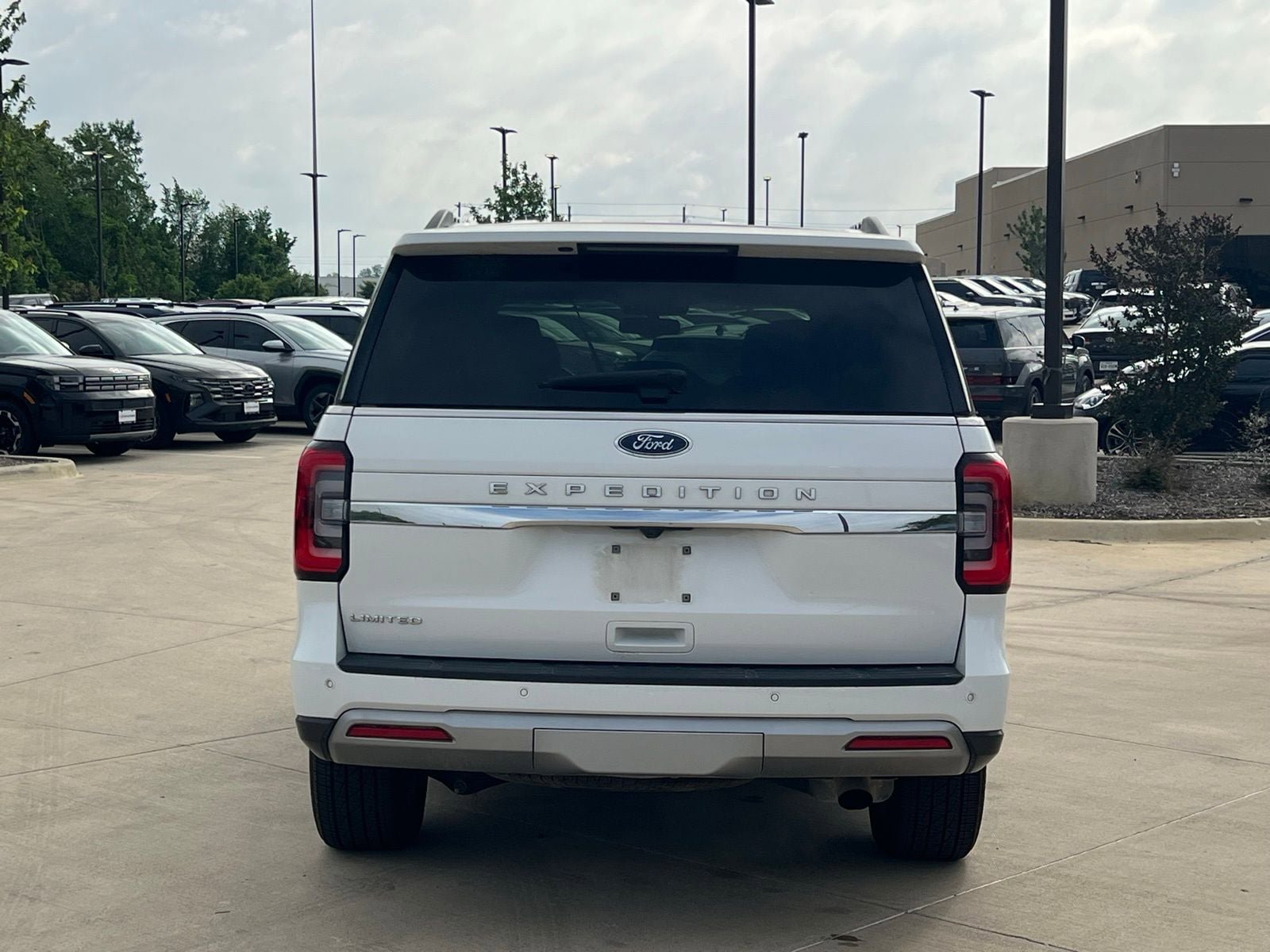 Used 2024 Ford Expedition Limited RWD image 11