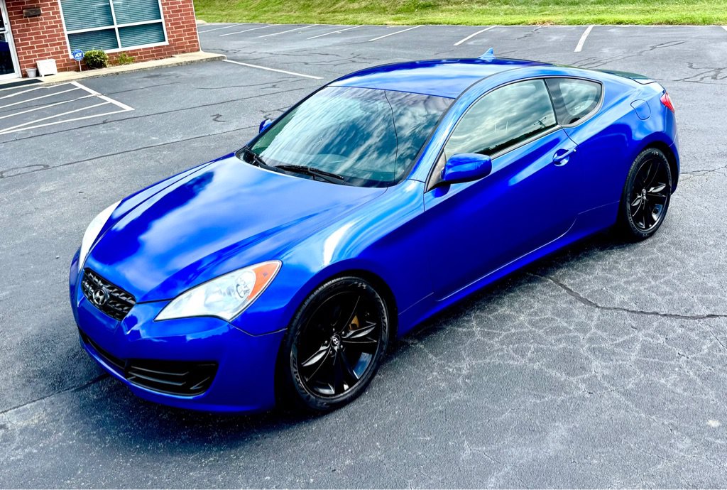 Used 2012 Hyundai Genesis 2.0T RWD image 1