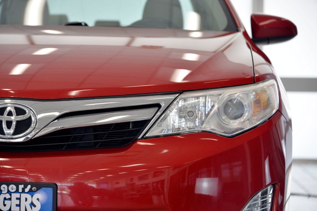 Used 2014 Toyota Camry XLE FWD image 11