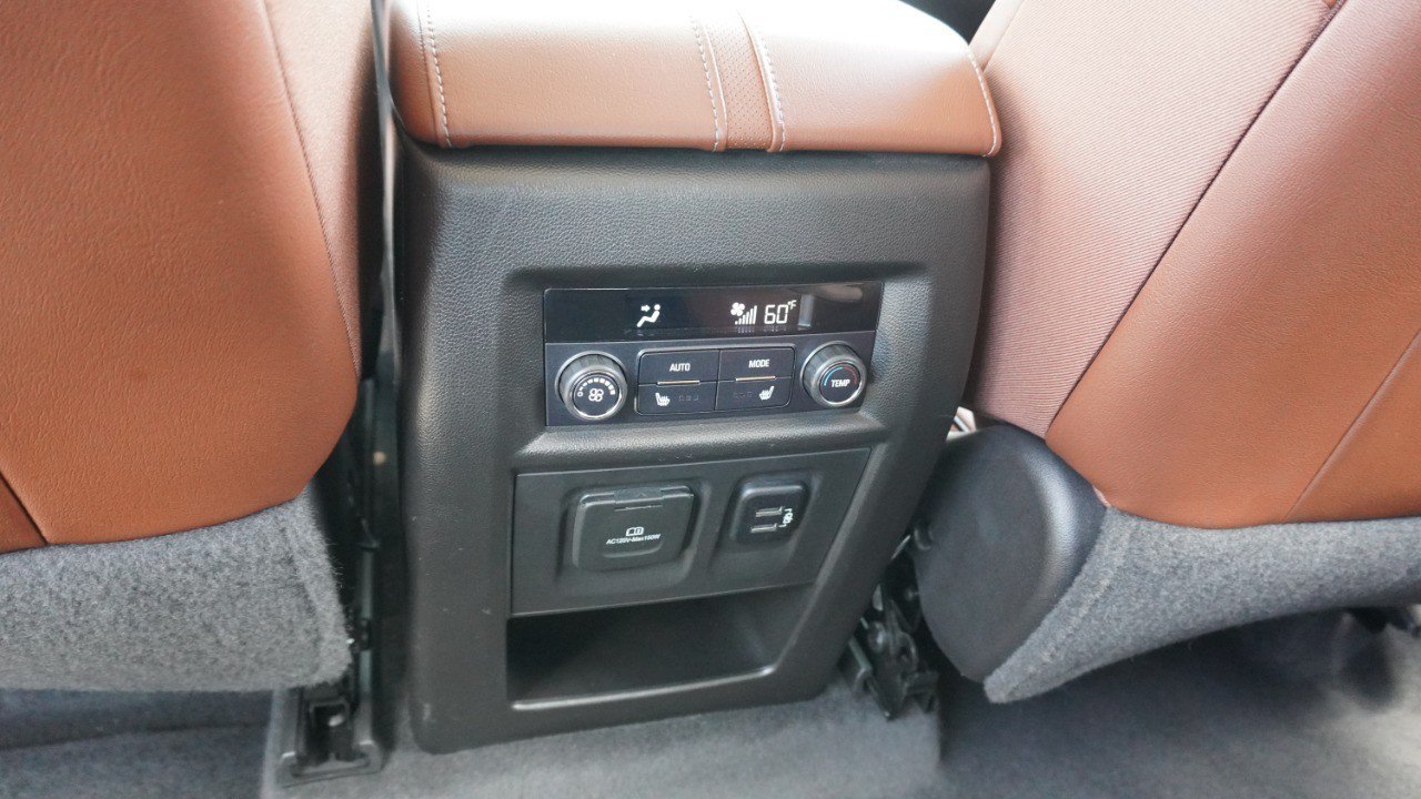 Used 2018 Chevrolet Traverse High Country AWD/4WD image 35