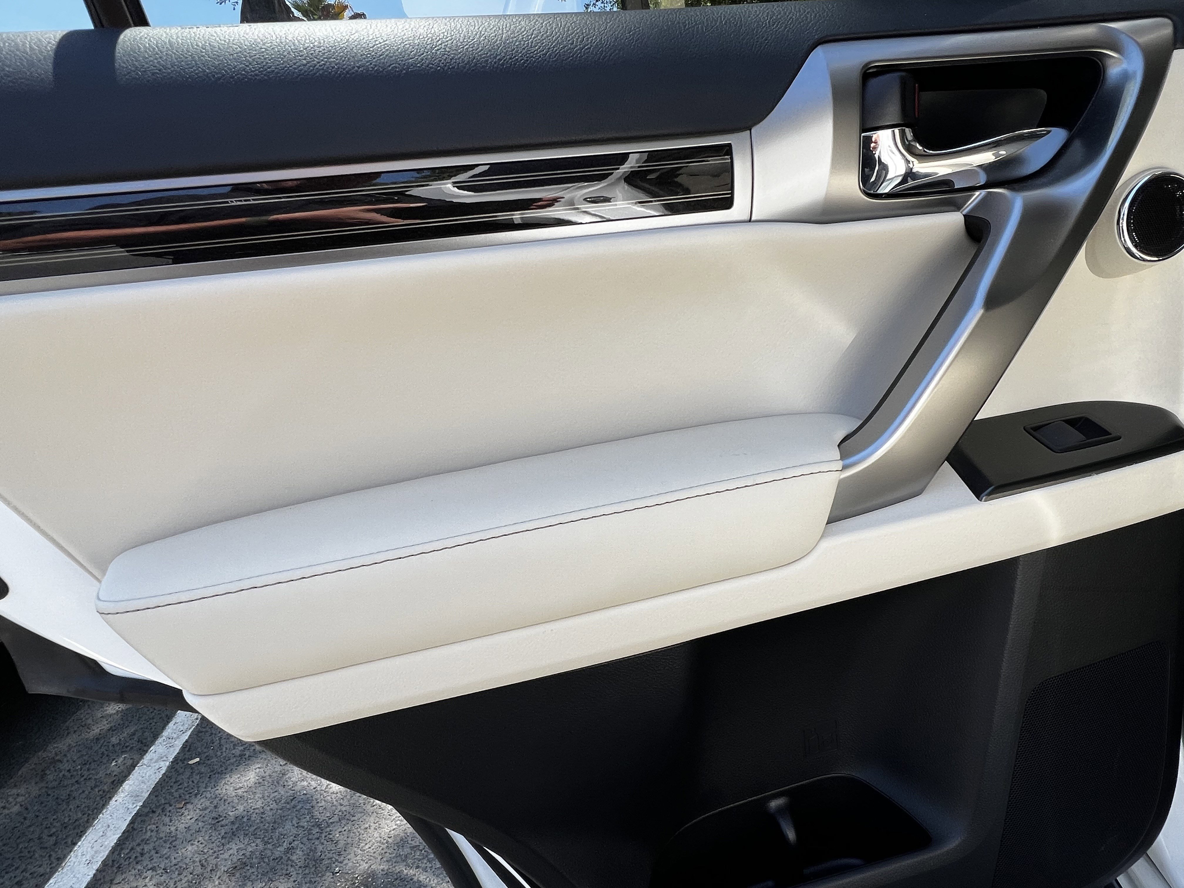 Used 2023 Lexus GX 460 Premium w/ Accessory Package image 32