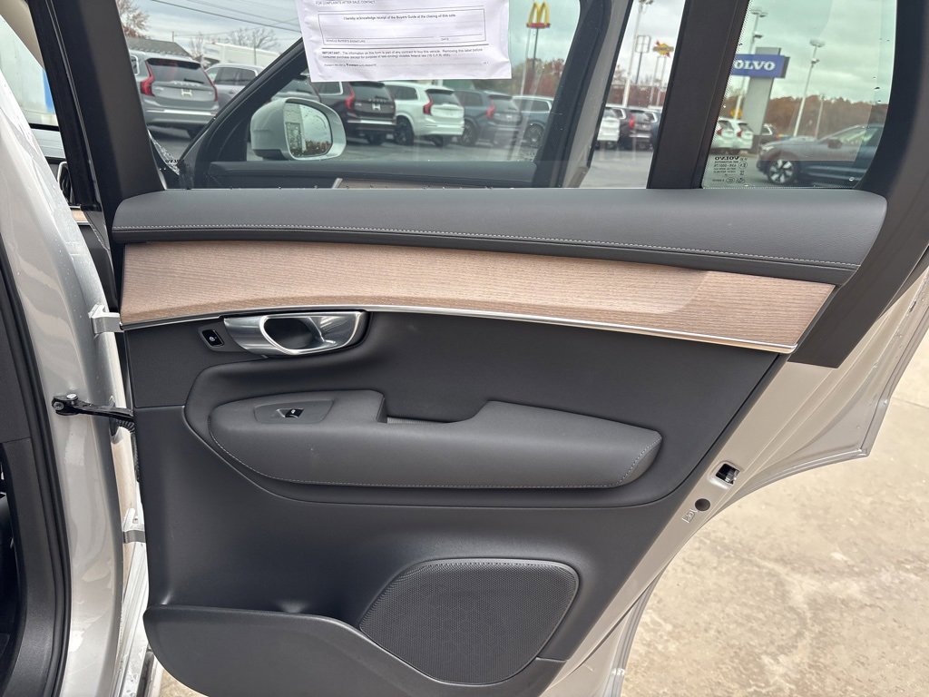 Certified 2025 Volvo XC90 B6 Plus image 42