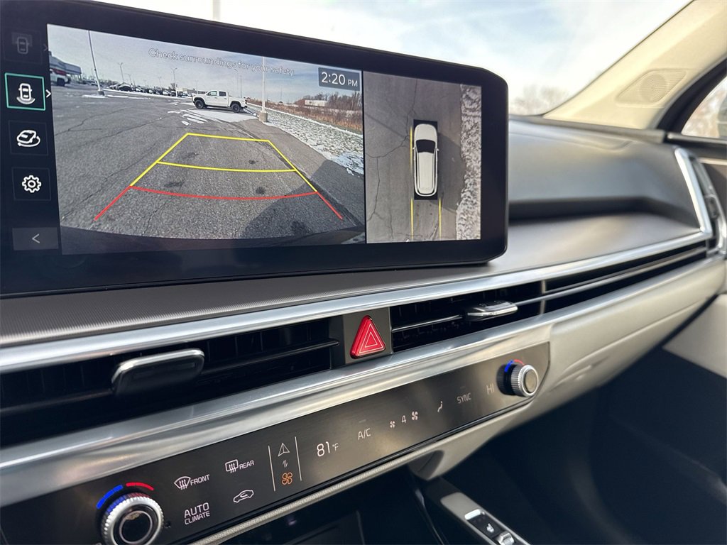 Used 2025 Kia Sorento SX image 24