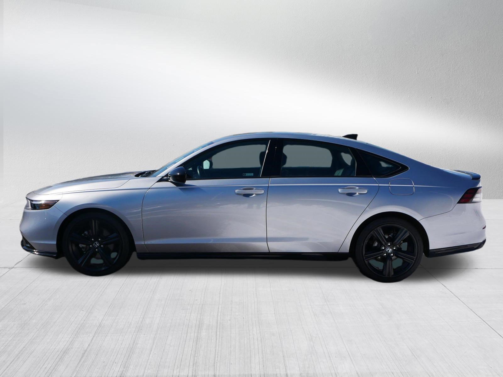 Used 2024 Honda Accord Sport image 4