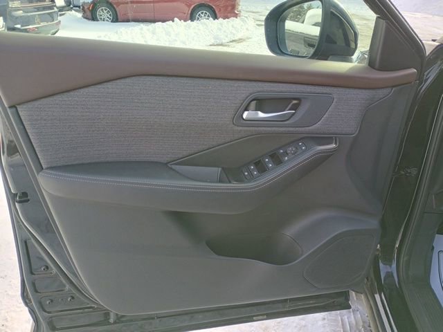 Used 2023 Nissan Rogue SV image 22