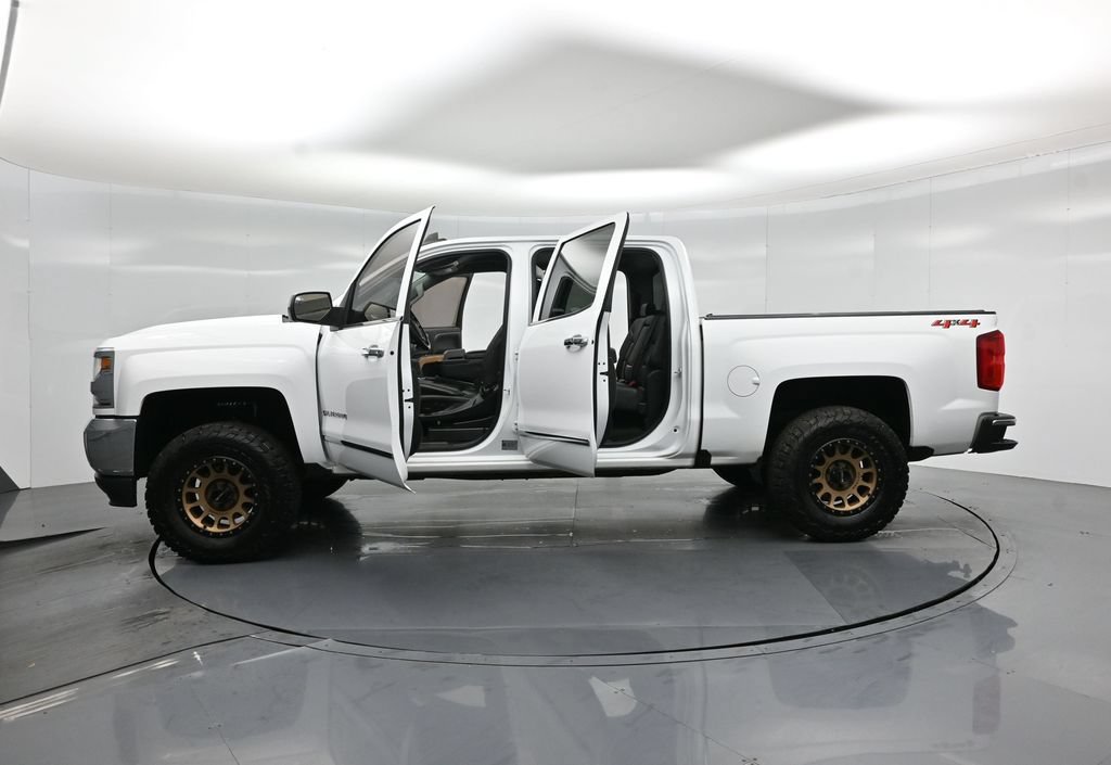 Used 2018 Chevrolet Silverado 1500 LTZ AWD/4WD image 32