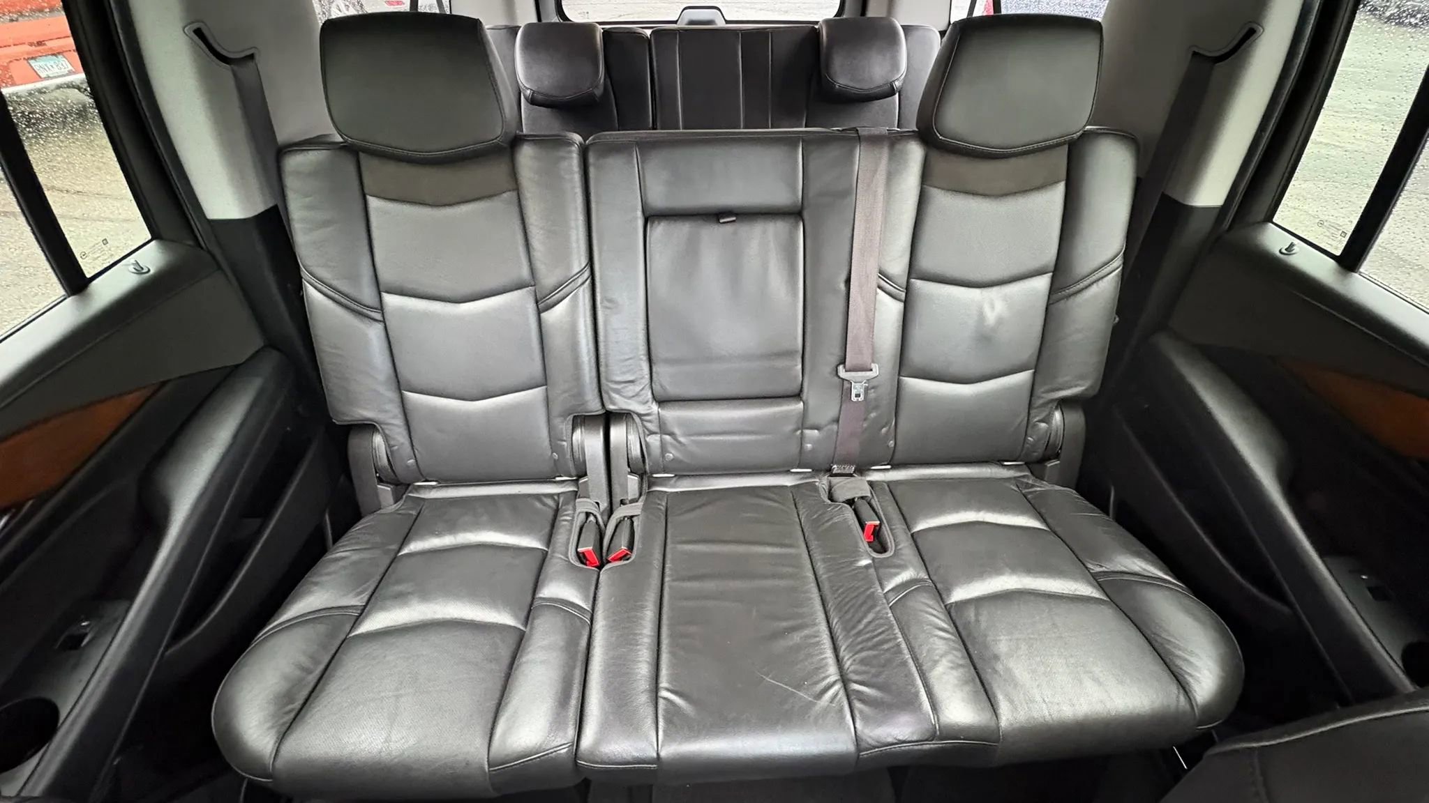 Used 2017 Cadillac Escalade ESV Luxury AWD/4WD image 32