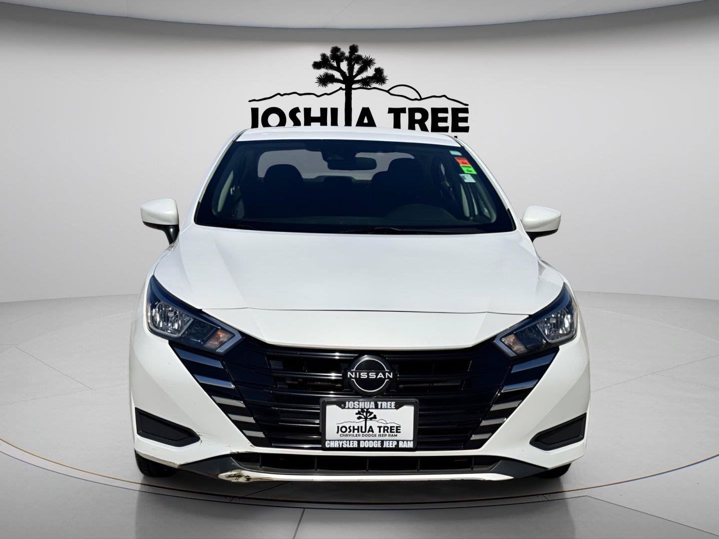 Used 2023 Nissan Versa SV FWD image 2