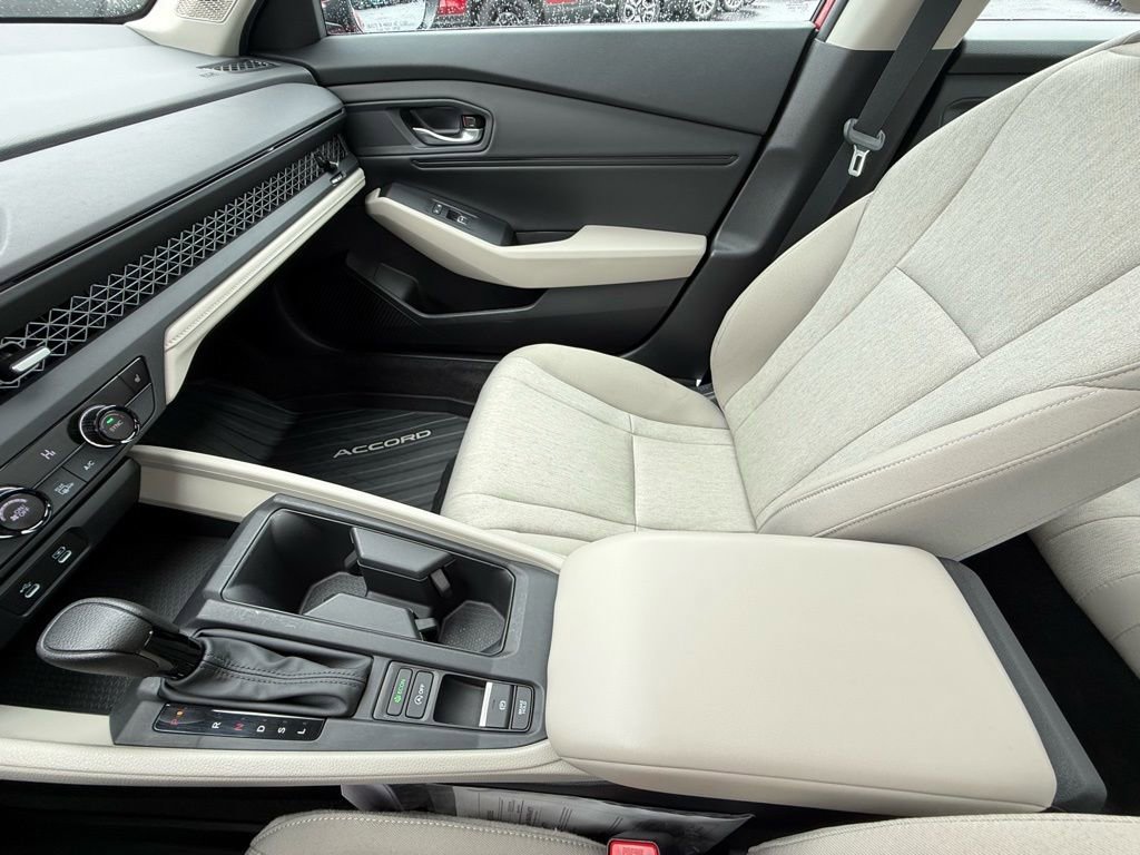 Certified 2024 Honda Accord EX image 27