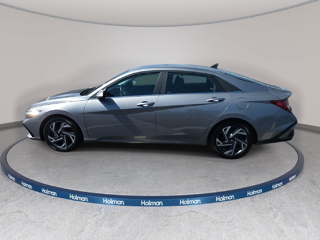 Used 2024 Hyundai Elantra Limited FWD image 8