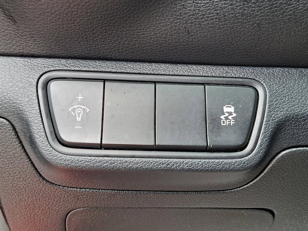 Used 2023 Kia Forte LXS image 14