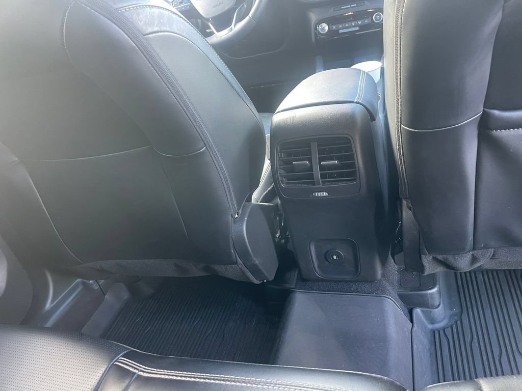 Used 2023 Ford Escape Platinum AWD/4WD image 13