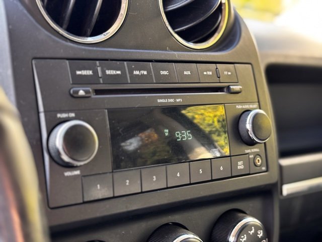 Used 2010 Jeep Compass Sport image 9