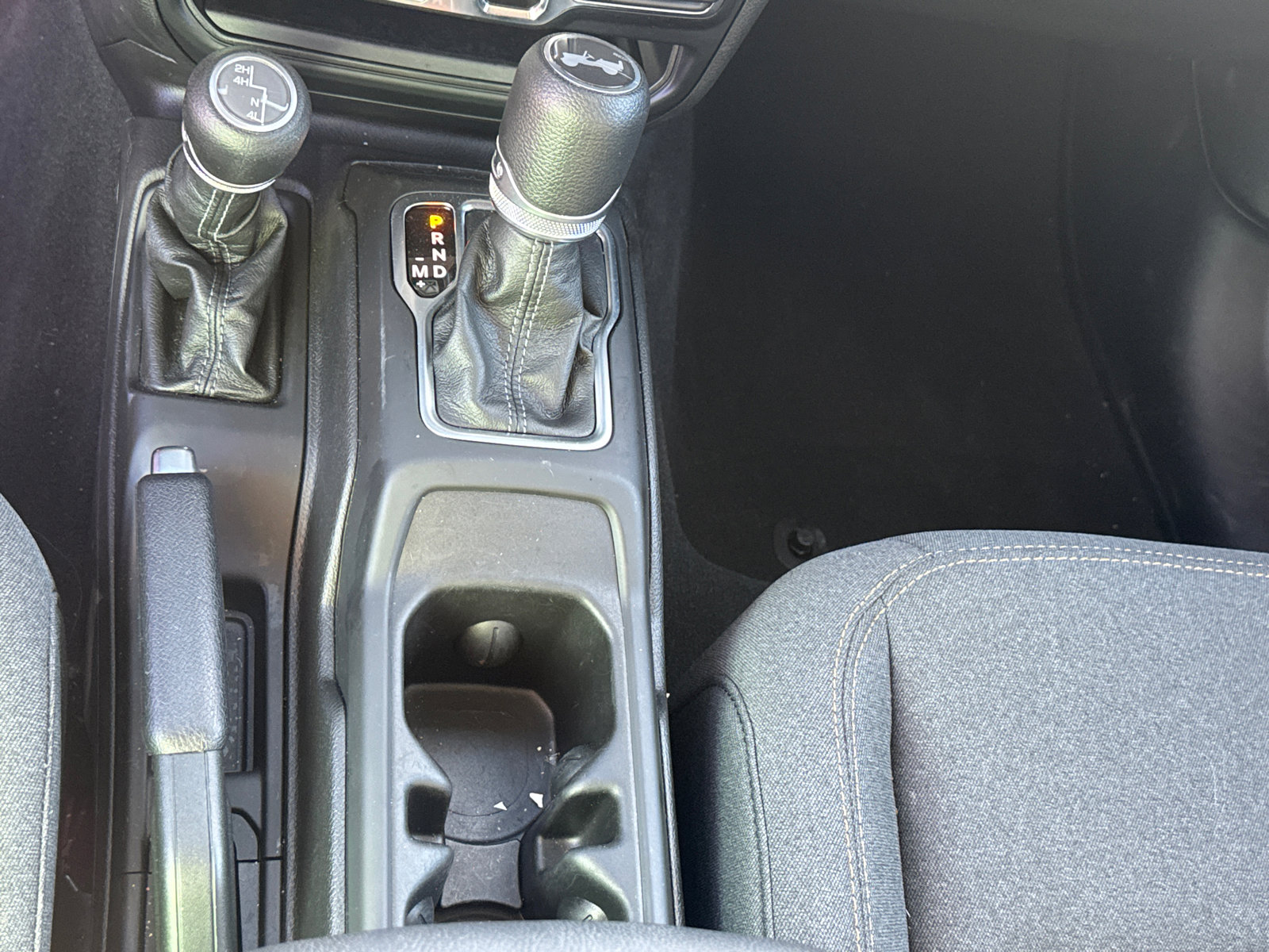 Used 2024 Jeep Wrangler Sahara w/ Safety Group image 14