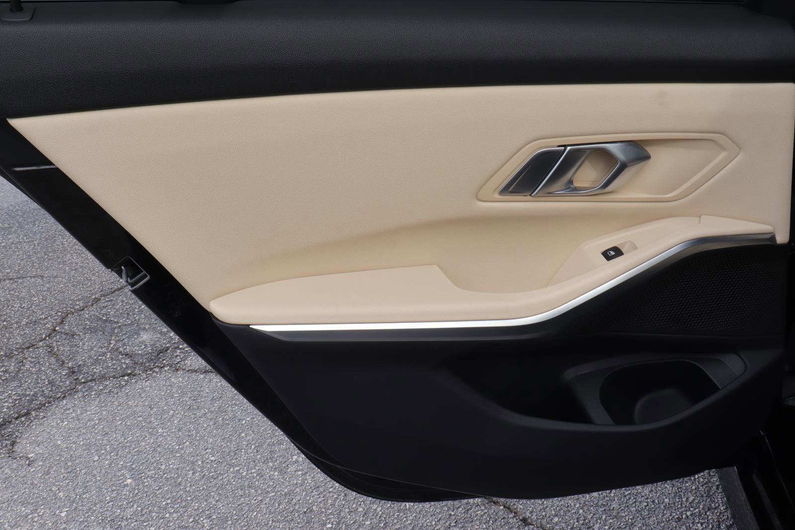 Used 2019 BMW 330i Sedan w/ Premium Package image 12