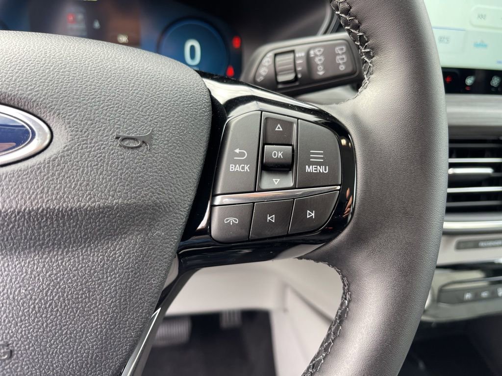 New 2026 Ford Escape SE w/ PHEV Premium Package FWD image 15