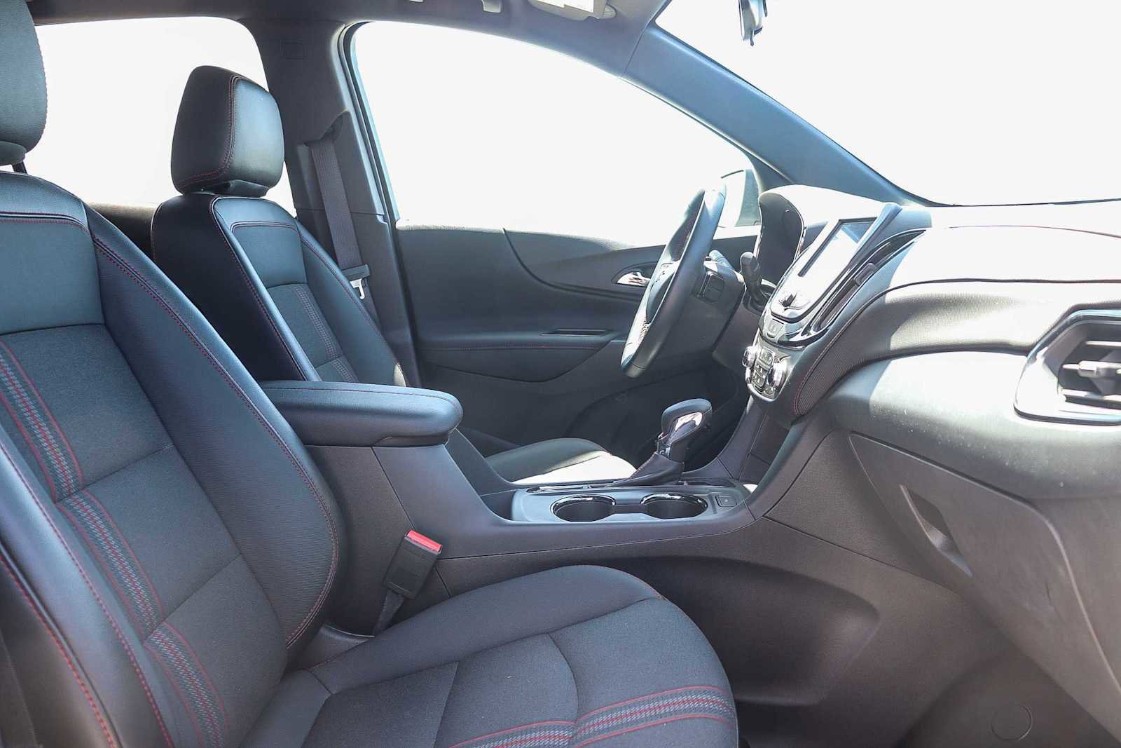 Used 2023 Chevrolet Equinox RS image 17