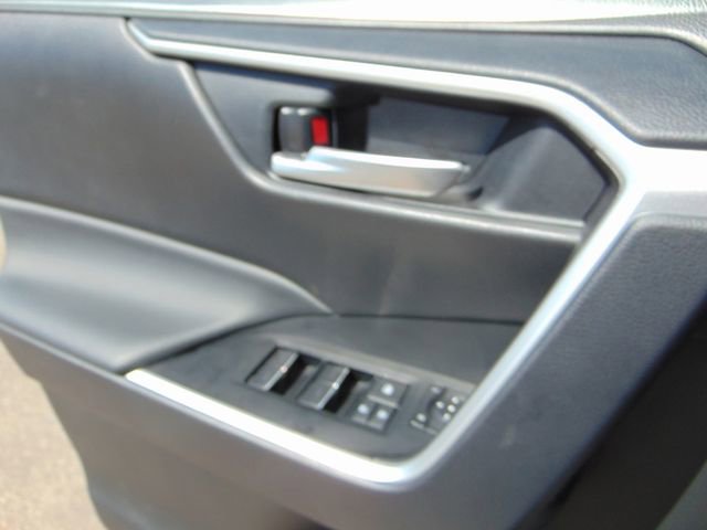 Used 2025 Toyota RAV4 XLE image 20