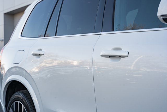 Certified 2025 Volvo XC90 T8 Plus w/ Protection Package Premier image 14