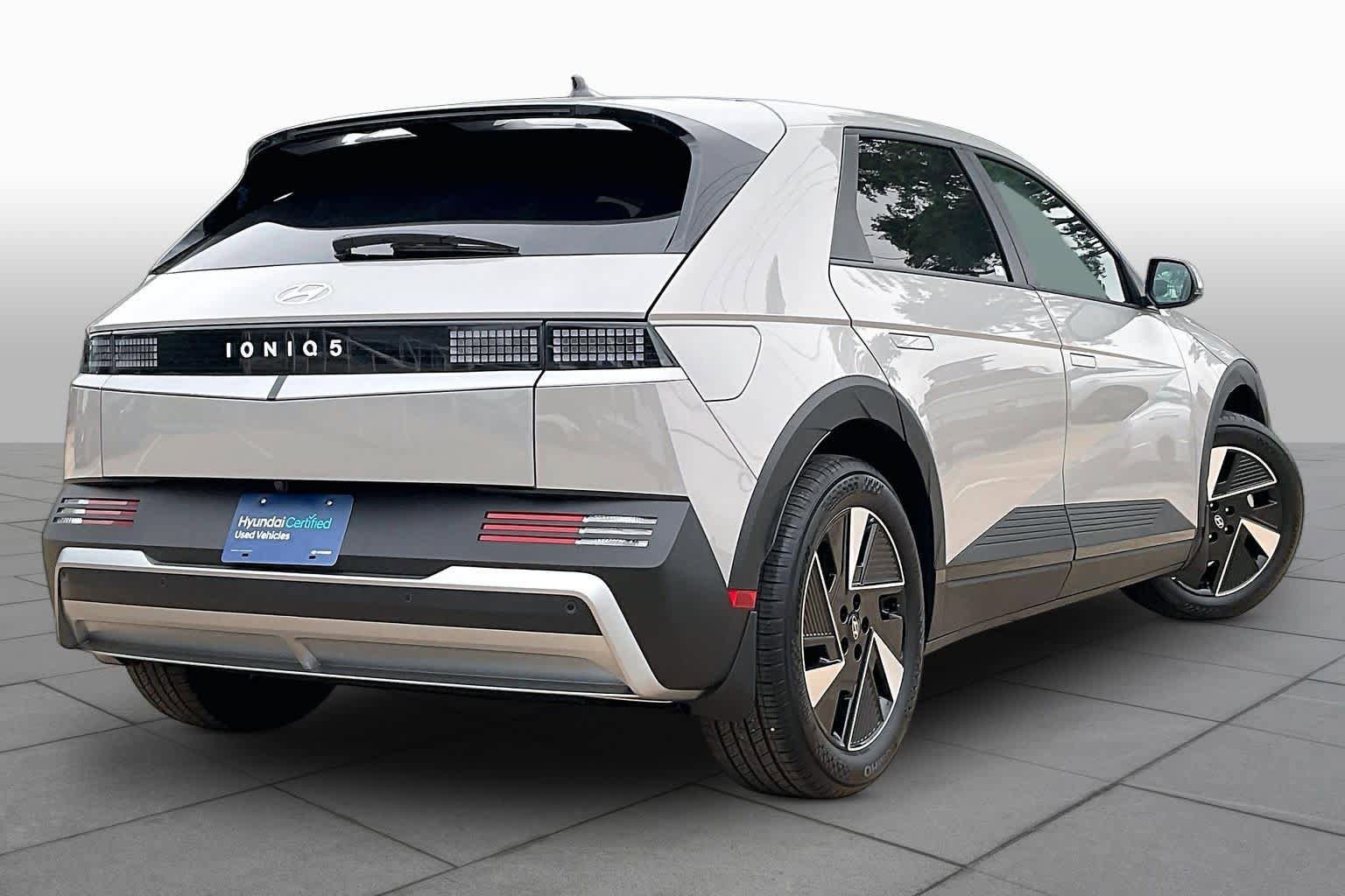 Certified 2026 Hyundai Ioniq 5 SEL RWD image 12