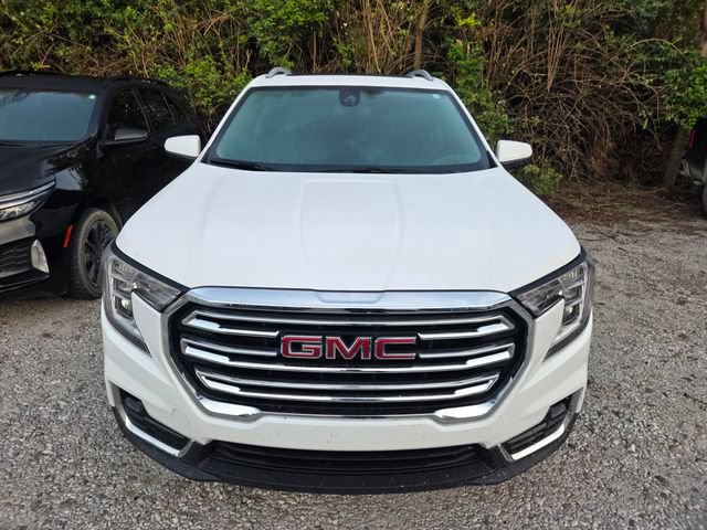 Used 2024 GMC Terrain SLT AWD/4WD image 2