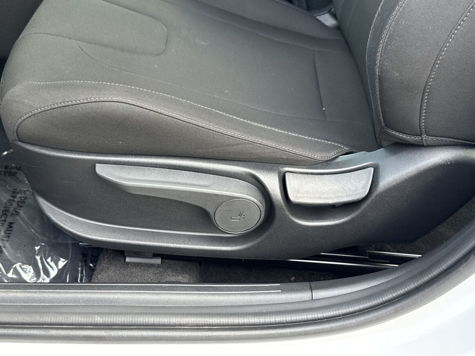 Certified 2025 Hyundai Elantra Sport FWD image 14