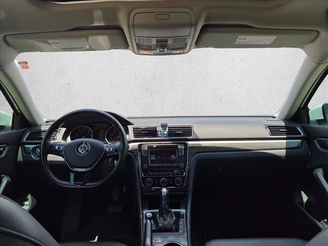 Used 2017 Volkswagen Passat 1.8T SE FWD image 16