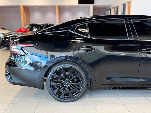 Used 2023 Nissan Maxima SR w/ Sport Mat Group FWD image 17
