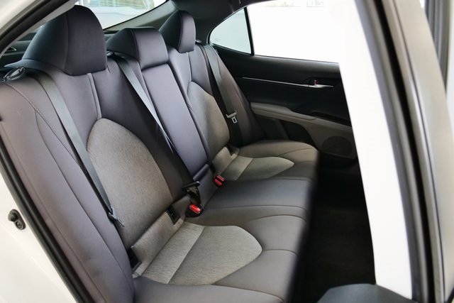 Used 2021 Toyota Camry LE image 14