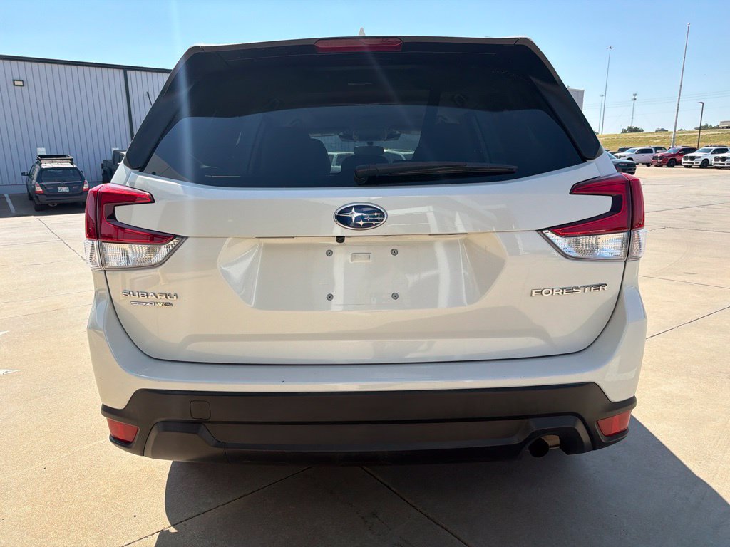 Used 2022 Subaru Forester Premium AWD/4WD image 5
