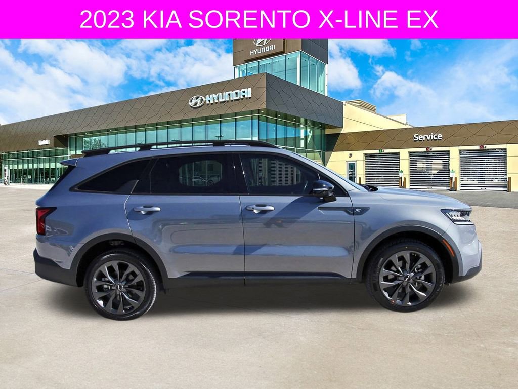 Used 2023 Kia Sorento X-Line EX image 4