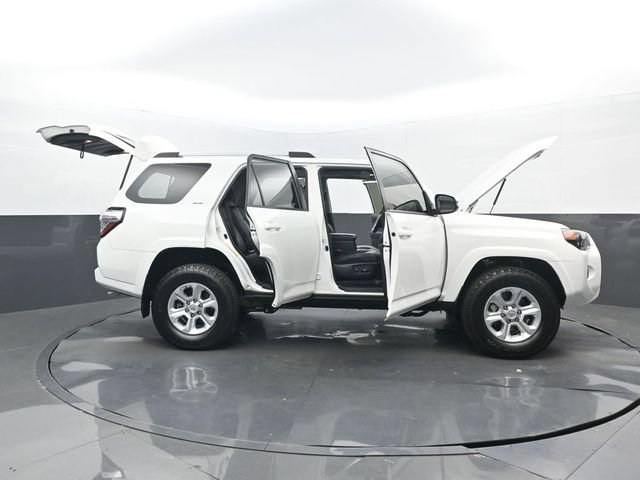 Used 2020 Toyota 4Runner SR5 Premium w/ Moonroof Package AWD/4WD image 34