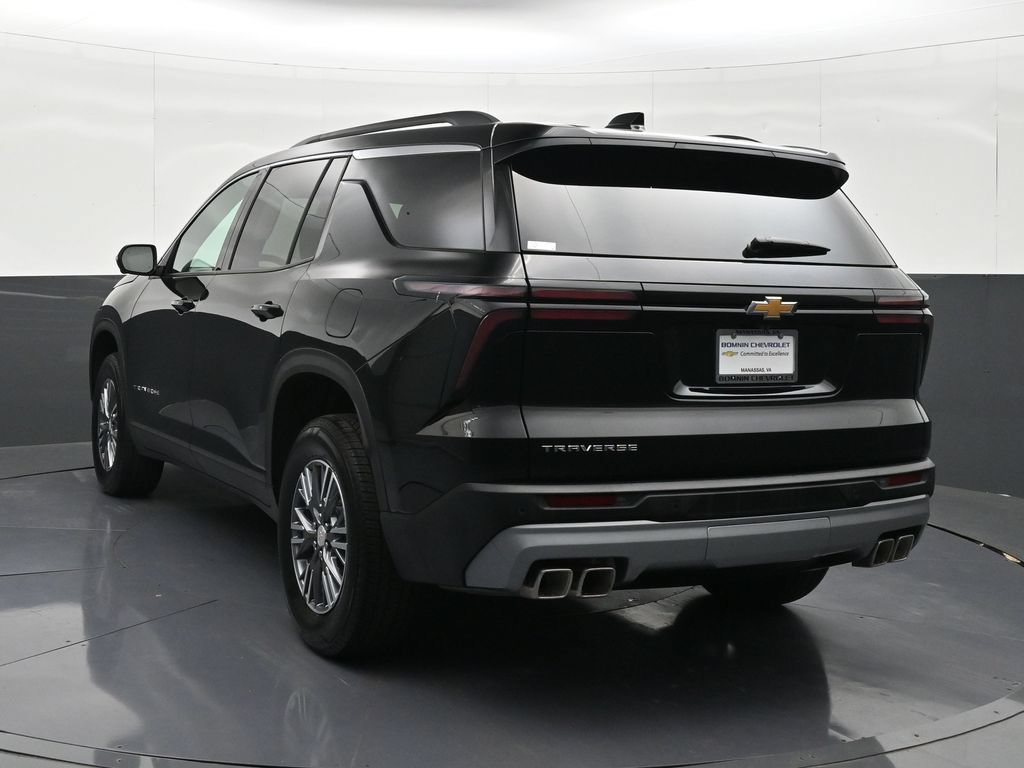 Certified 2026 Chevrolet Traverse LT w/ Driver Confidence Package FWD image 3