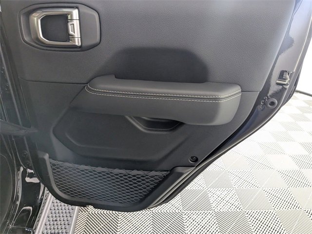 Used 2021 Jeep Wrangler Unlimited Sahara w/ Cold Weather Group image 31