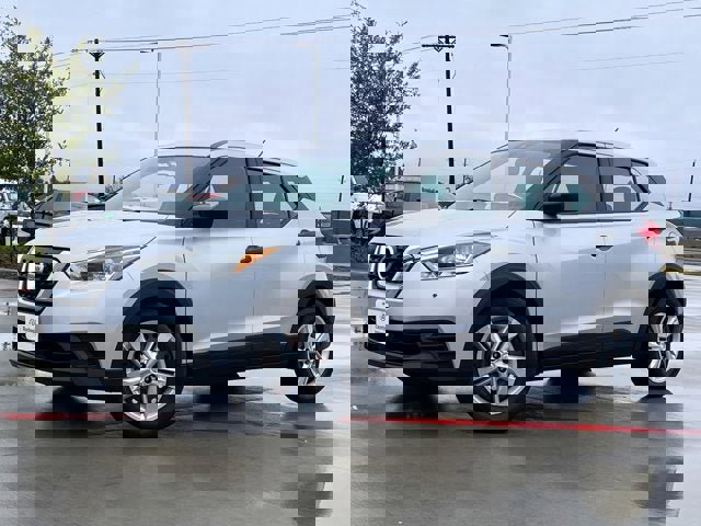 Used 2020 Nissan Kicks S image 1