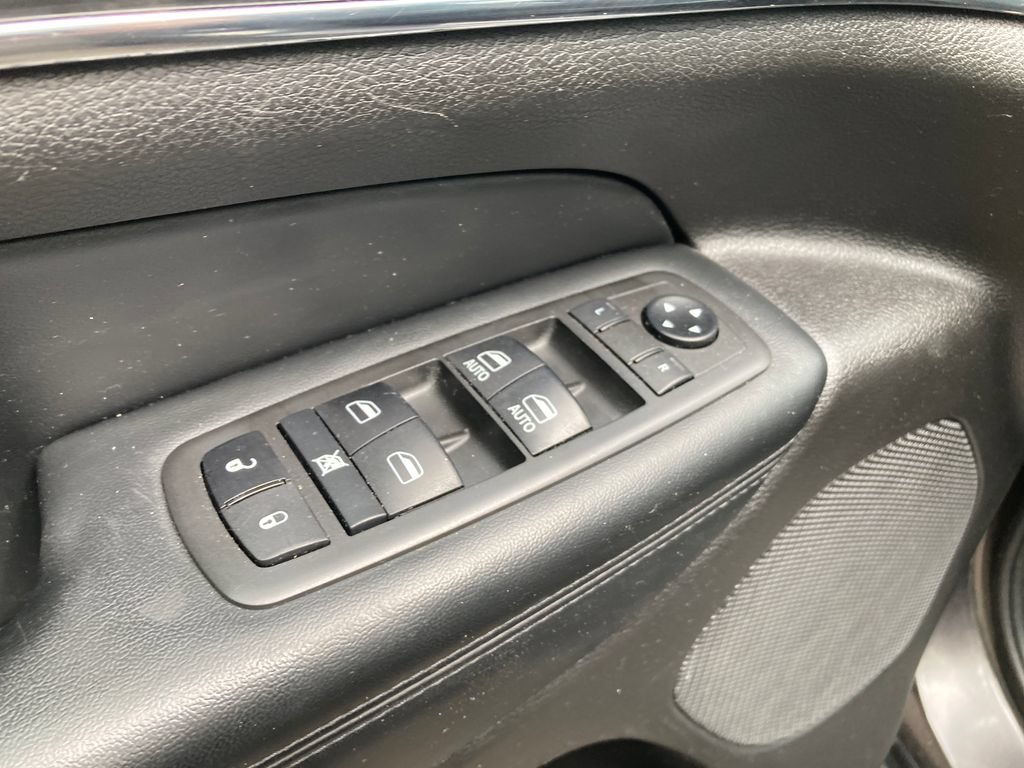 Used 2021 Jeep Grand Cherokee Limited AWD/4WD image 14