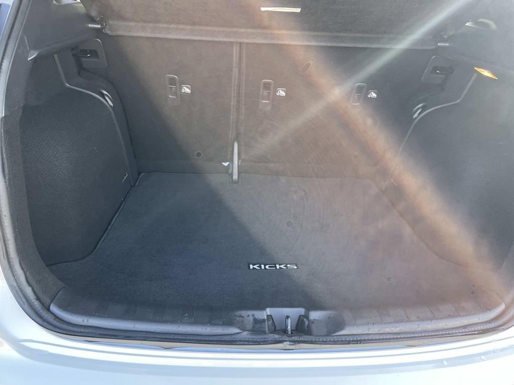 Used 2024 Nissan Kicks SR w/ SR Premium Package image 17