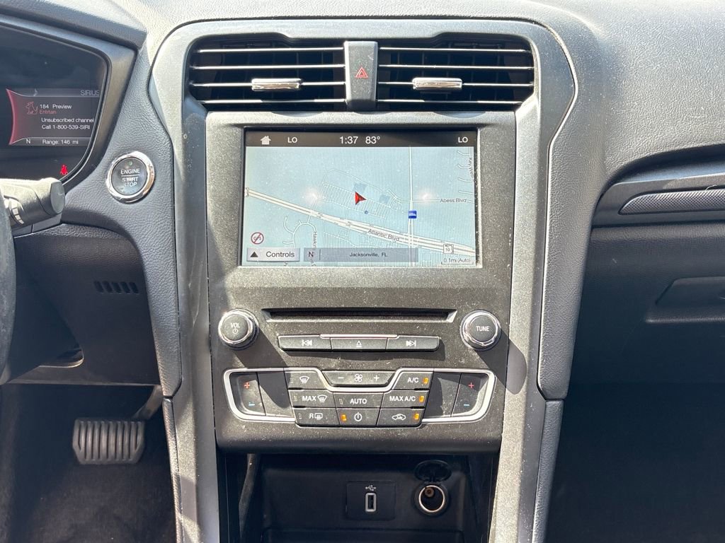 Used 2018 Ford Fusion SE w/ Equipment Group 601A image 24