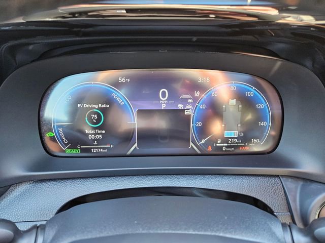 Used 2023 Toyota Crown Limited image 32