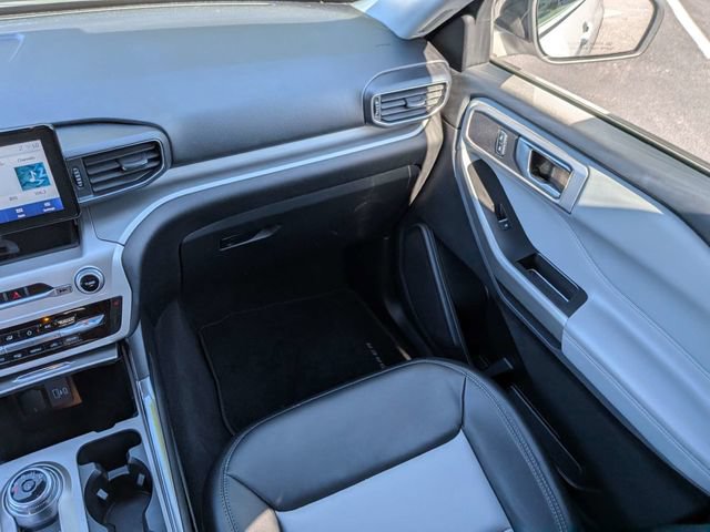 Used 2022 Ford Explorer XLT w/ Equipment Group 202A RWD image 19